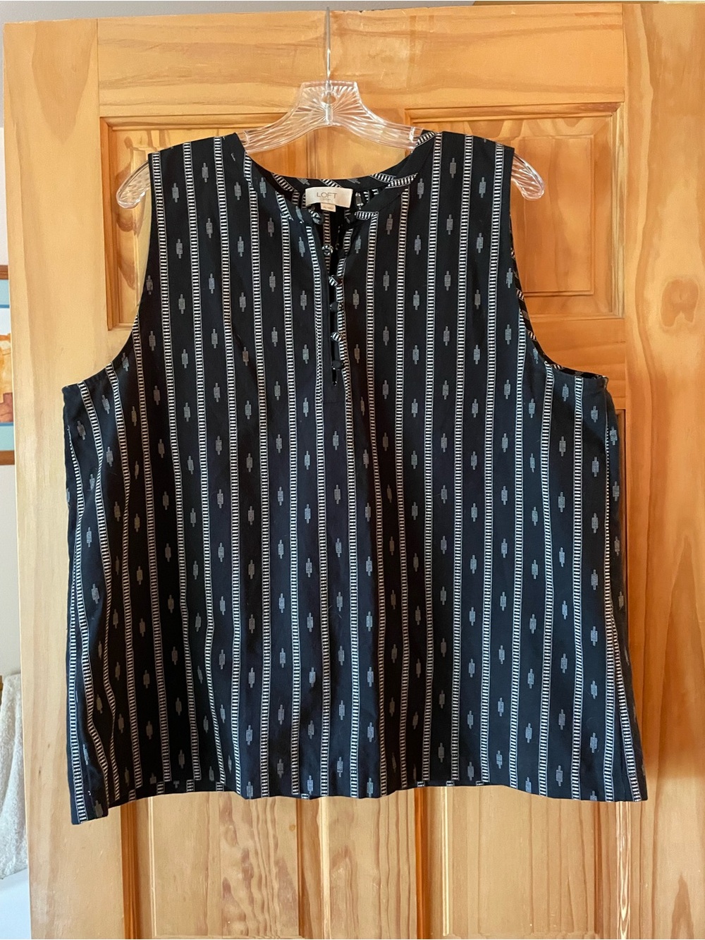 LOFT Black Sleeveless Striped Print Tank Top